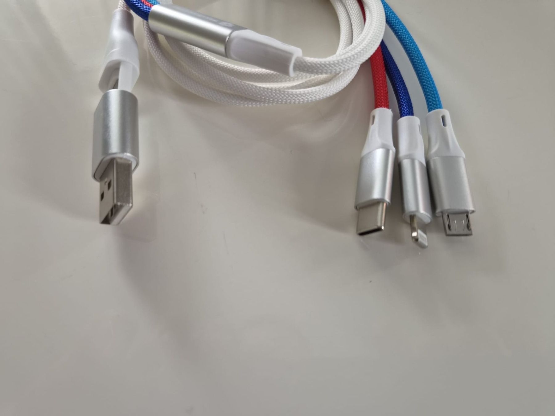 Swisscom Kabel: Multi Ladekabel Swisscom USB-C Lightning Micro (NEU) – Neu (gemäss Beschreibung) aus Amriswil von Alfaromeo007 3