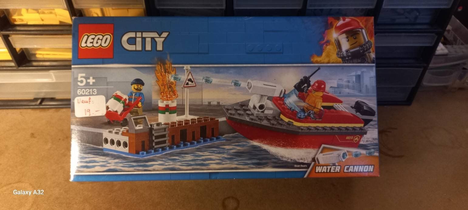 Lego Giocattoli: Lego City 60213 – Nuovo e nell'imballaggio originale da La Tour de Trême venduto da Startjouet