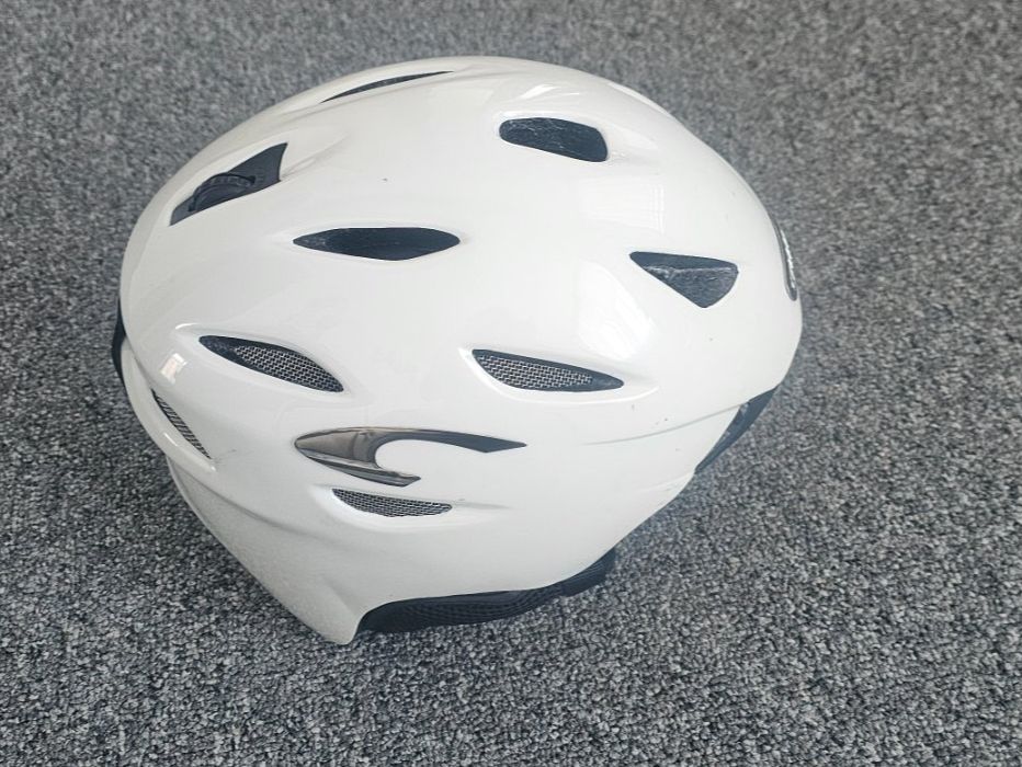 Carrera Helme: Skihelm Damen Carrera – Gebraucht aus Bottighofen von Miatax5