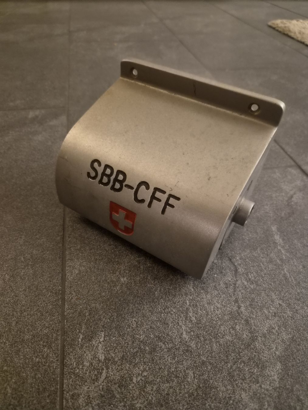 SBB/CFF/FFS Schilder: Vintage SBB Schild – Gebraucht aus Fislisbach von LEMO_Motos