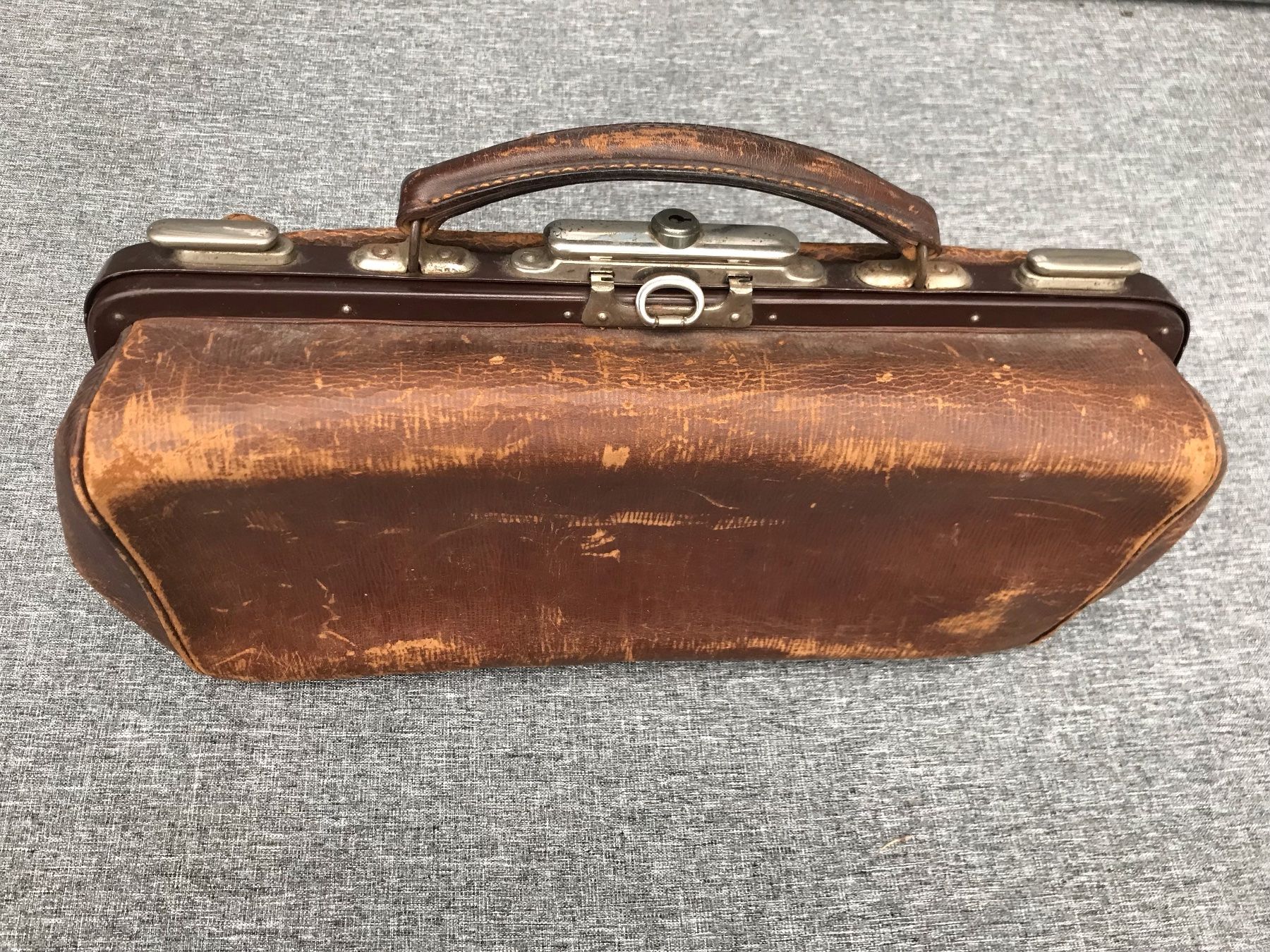 Borse: Ledertasche / Arzttasche Vintage – Usato da Fehraltorf venduto da moopli