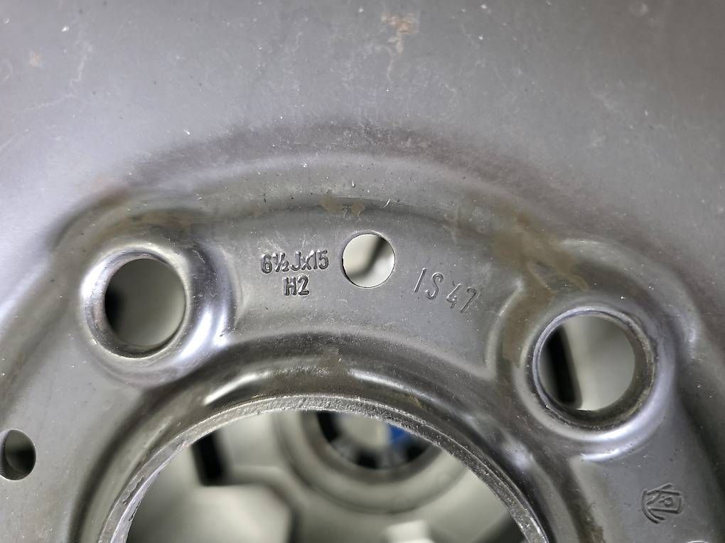 BMW Pneus & Kompletträder: Winter Original BMW E36 E46  Stahl 185/65R15 – Gebraucht aus Rümlang von AZAutozubehor 4