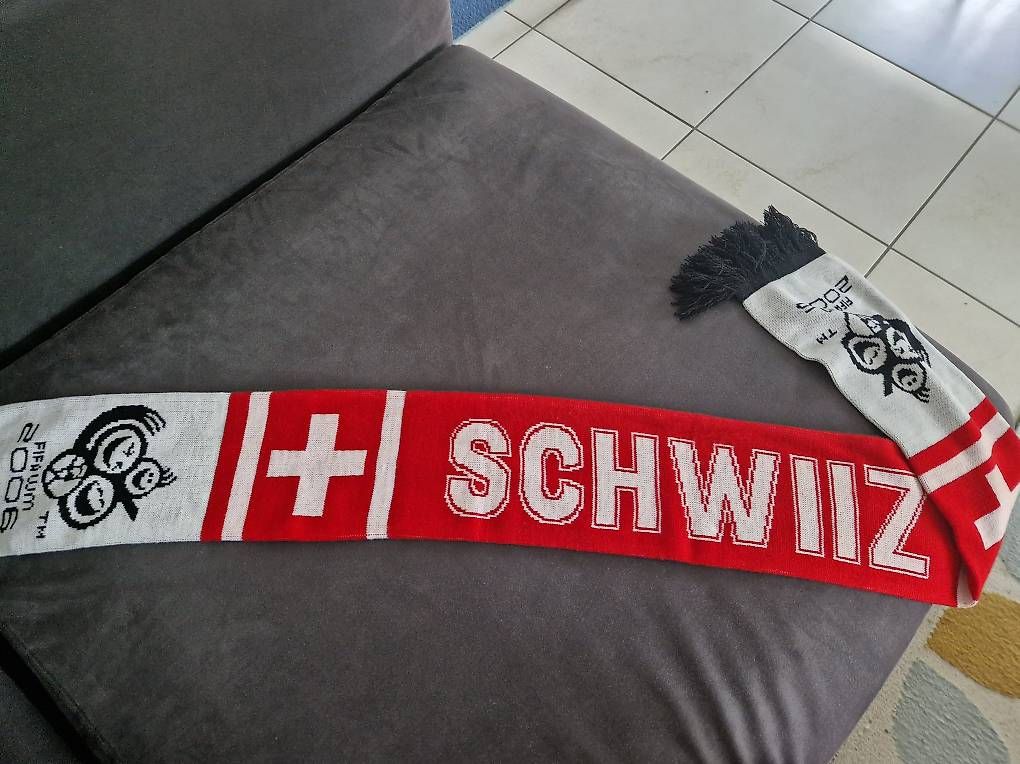 Foulard & Sciarpe: Echarpe Schwiiz WM 2006 – Usato da Villars-sur-Glâne venduto da Mark_988