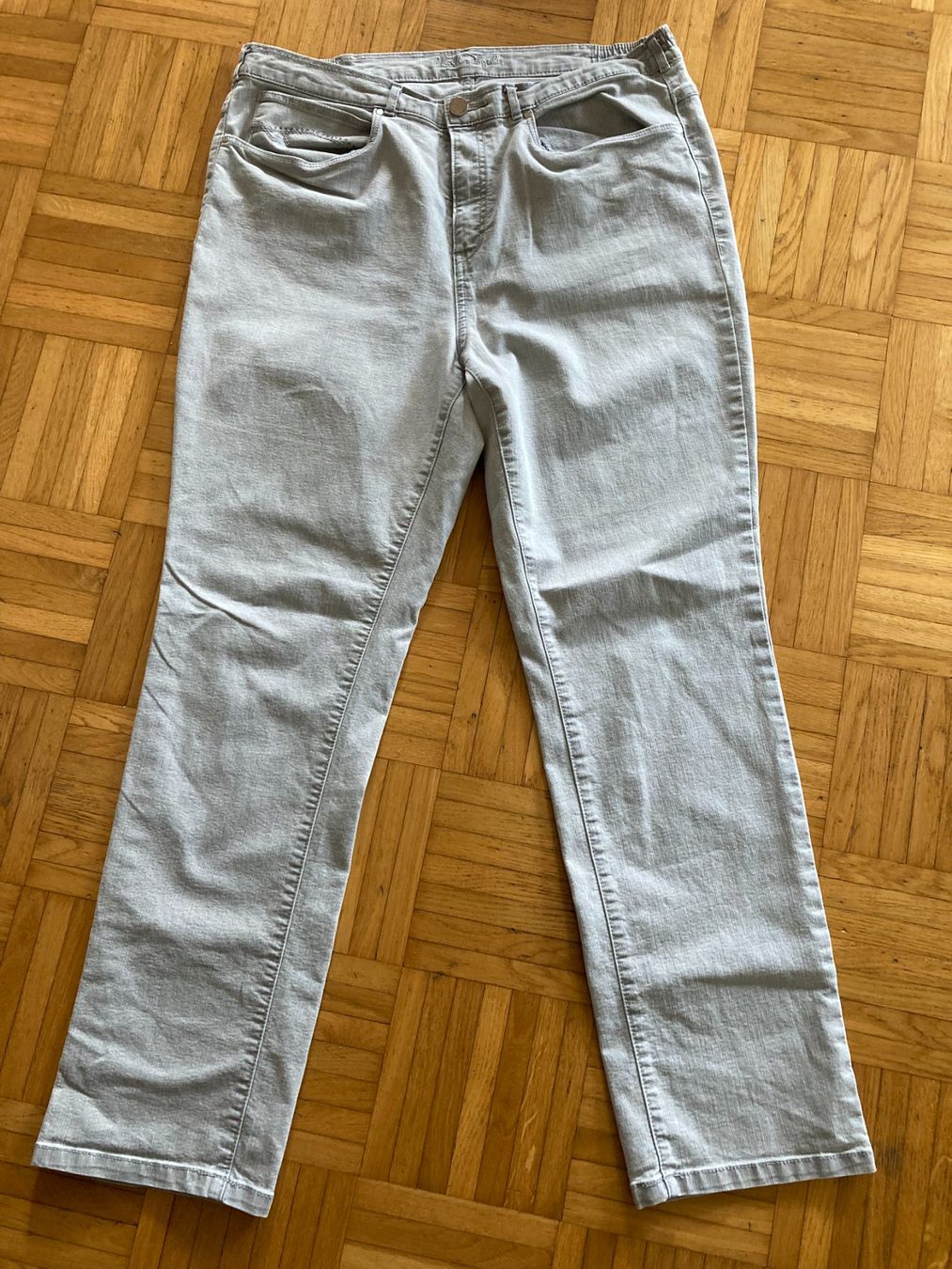 Jeans: Damen Jeans, hellgrau – Usato da Obfelden venduto da miau68