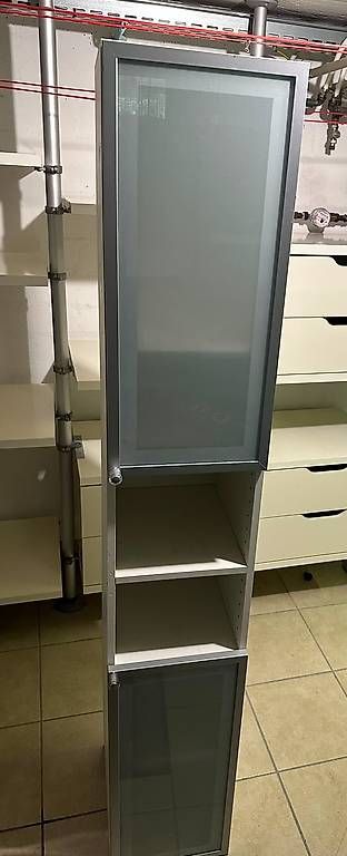 Armoires: Badschrank / Putzmittelschrank – D'occasion à Muttenz par mae_r67m