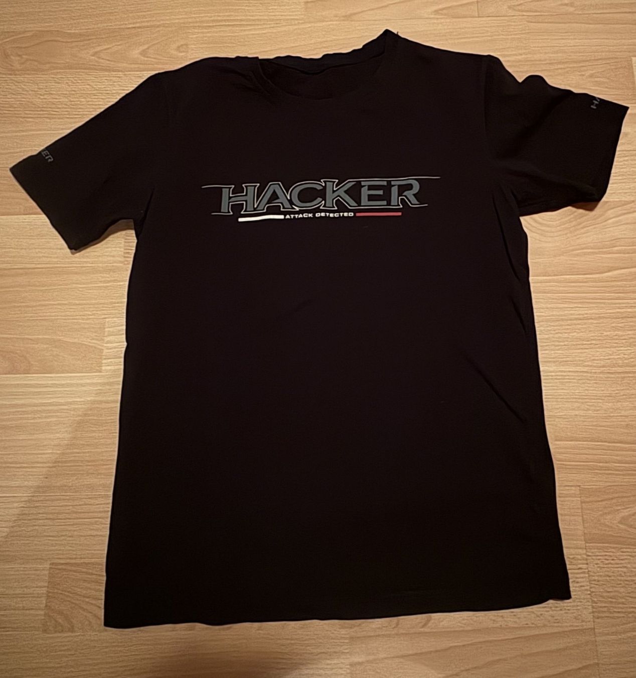 T-Shirts: T-Shirt Hacker Attack Detected schwarz – Gebraucht aus Neukirch-Egnach von Phion