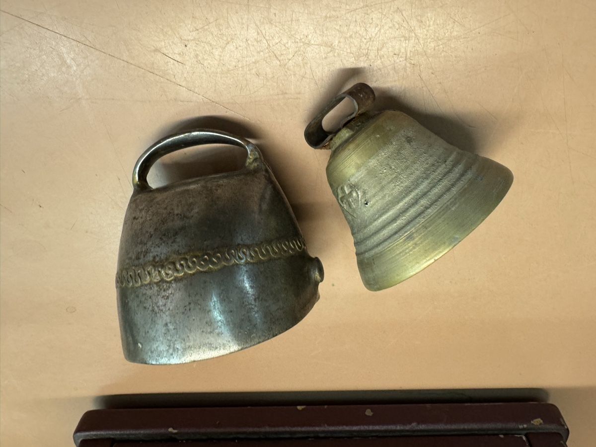 Campanacci mucche: Zwei Schelli🇨🇭 – Usato da Chur venduto da Meriva0 2