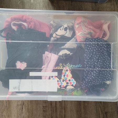 Mädchen Kleiderpaket Kiste voll 98/104