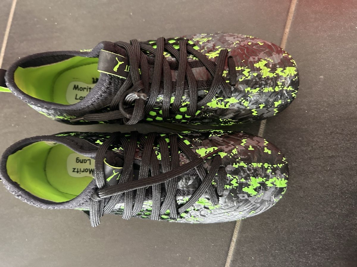 Herrenschuhe: Fussballschuhe mit Noppen 34 – Gebraucht aus Amden von roatan01 2