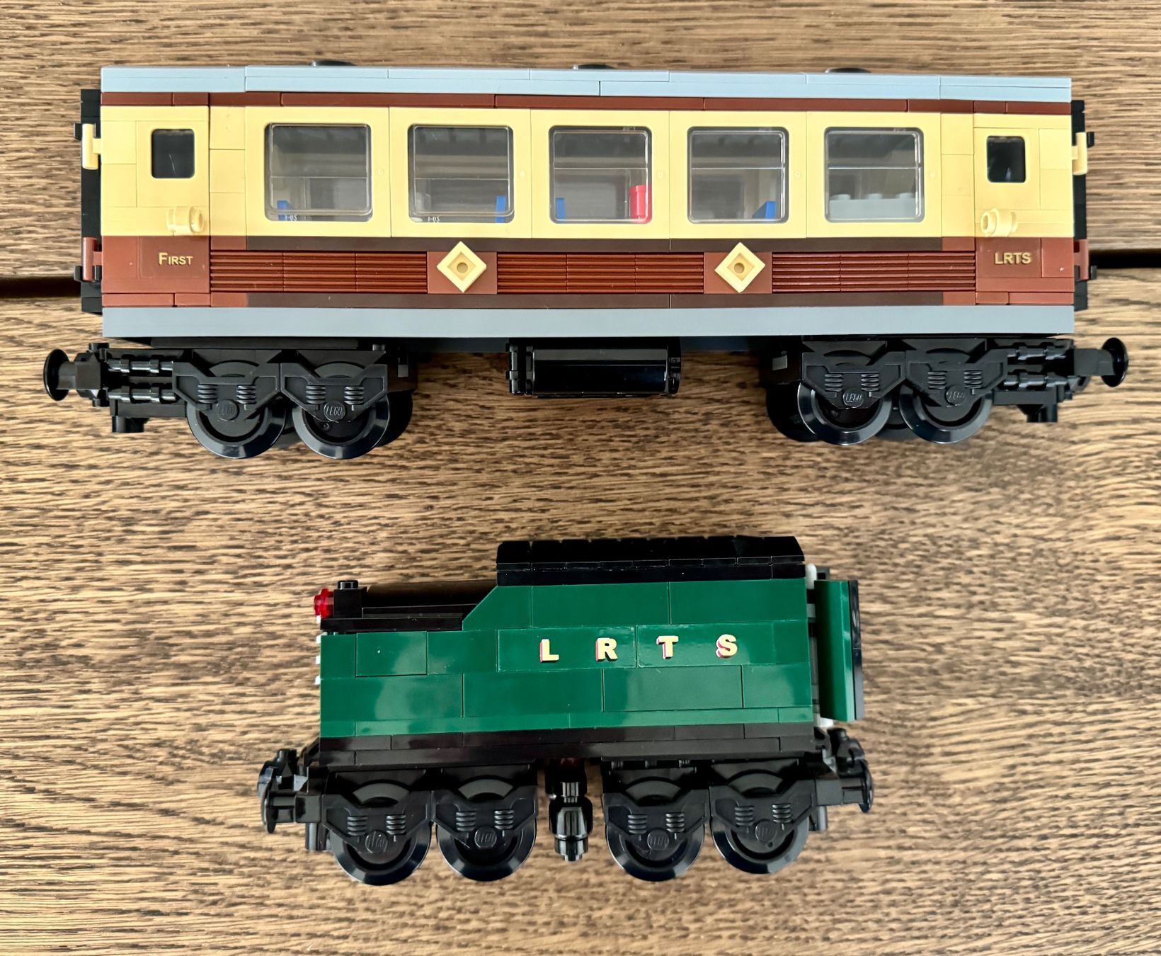 Lego Kit di costruzioni: LEGO Creator Expert 10194, Emerald Night – Usato da Riehen venduto da will_stubbings 5