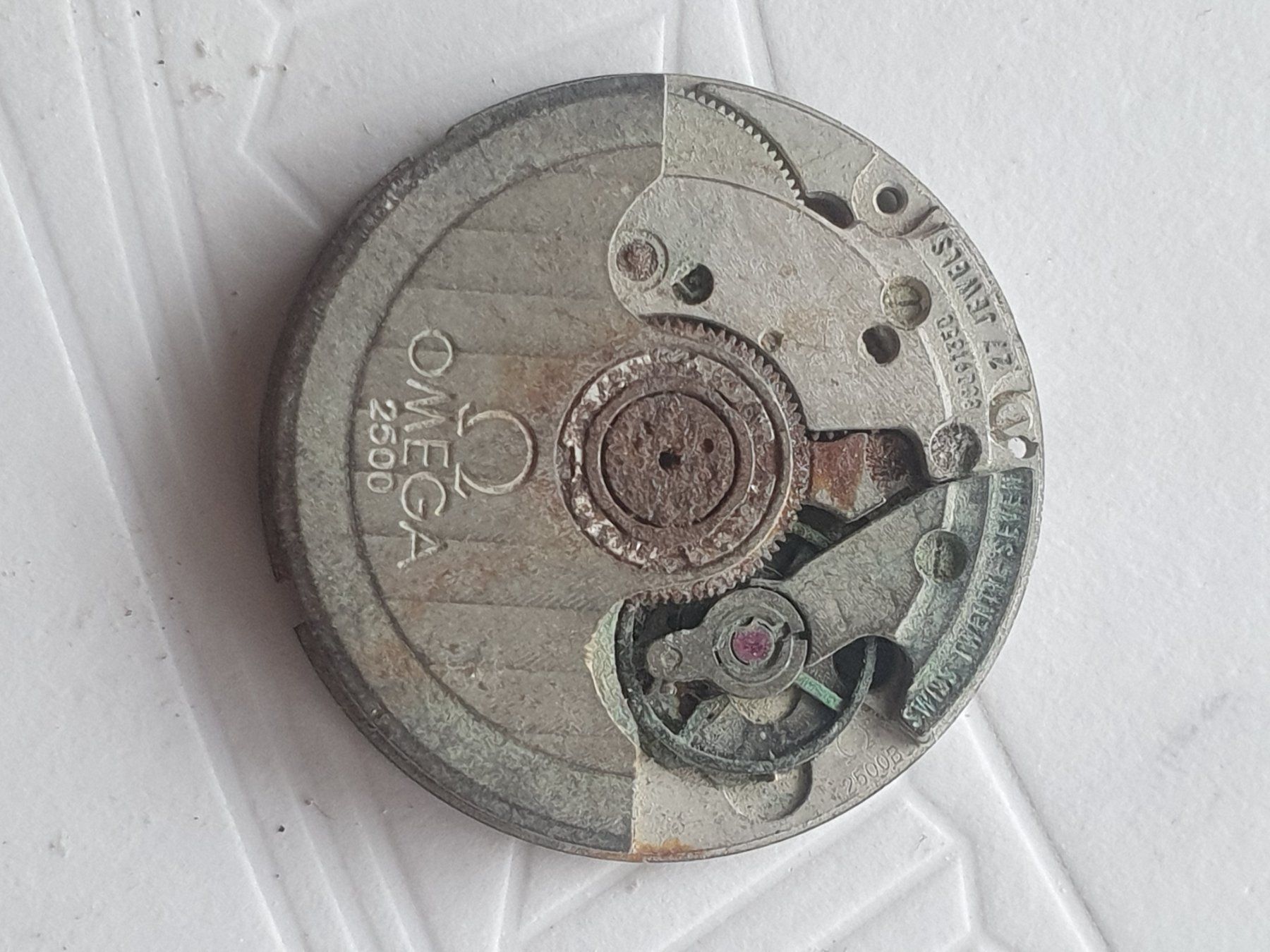 Omega Orologi: OMEGA MOVEMENT WERK CAL.2500 CO AXIAL – Difettoso da Bottighofen venduto da menschenfamilie 2