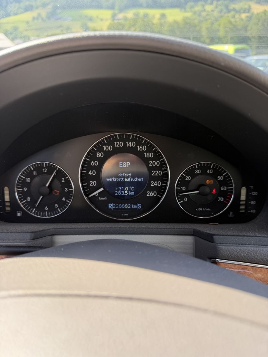 Mercedes-Benz Autos: Mercedes E Klasse 350 – D'occasion à Heerbrugg par elvir6 8