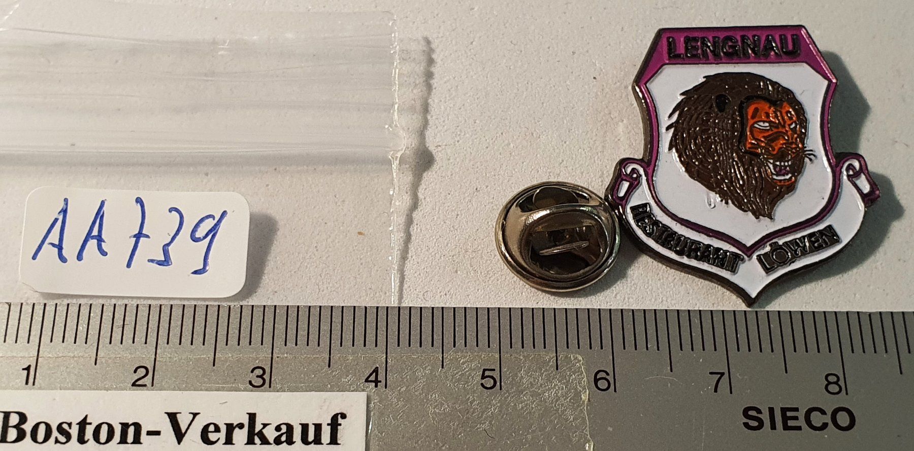 Placchette & Badge: AA739 - Pin Restaurant Löwen Lengnau – Usato da Reinach BL venduto da Boston-Verkauf 1