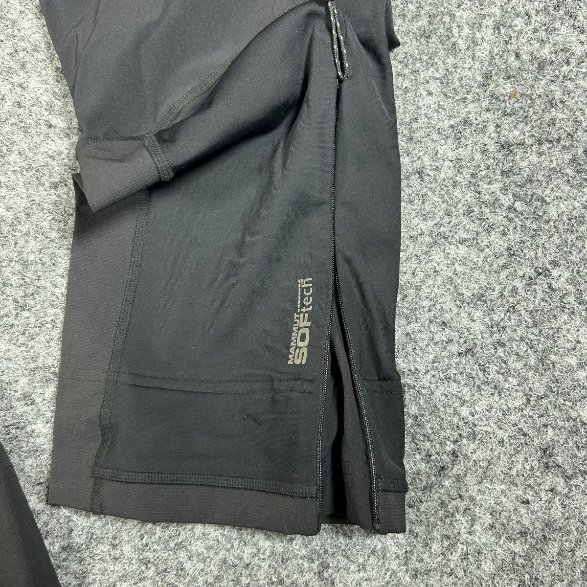 Mammut Pantaloni: Pants Mammut SoftTech black grey S  – Usato da La Sagne NE venduto da Matlasape 2