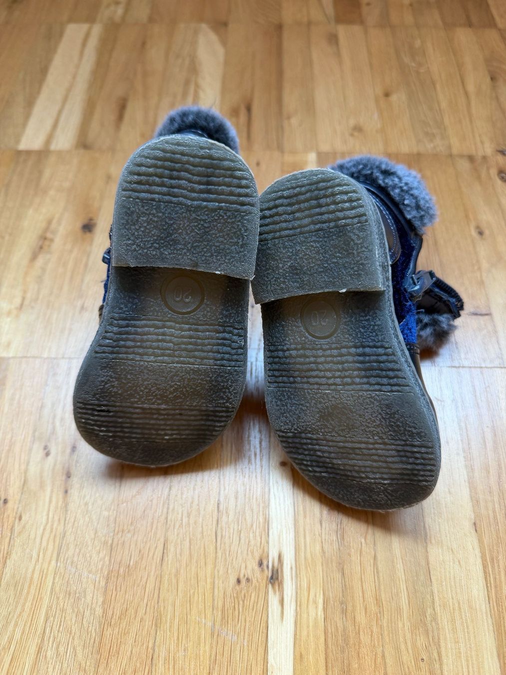 Scarpe per ragazze: Kinderschuh Mädchen Grösse 20 – Usato da Kloten venduto da phug 1