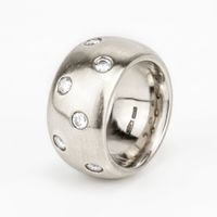 Ring aus 18-karätigem Weißgold mit Diamanten