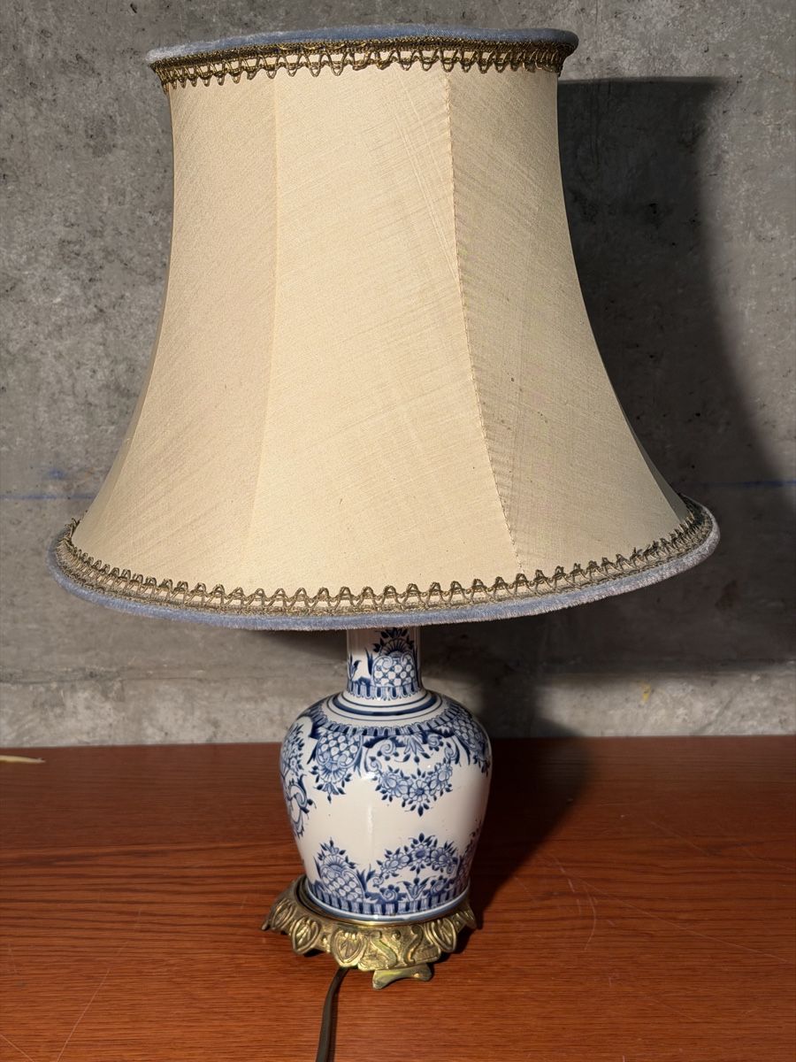 Lampade: Vintage Floral Ceramic Lamp with Shade – Usato da Lausanne venduto da vas_mbk2 1
