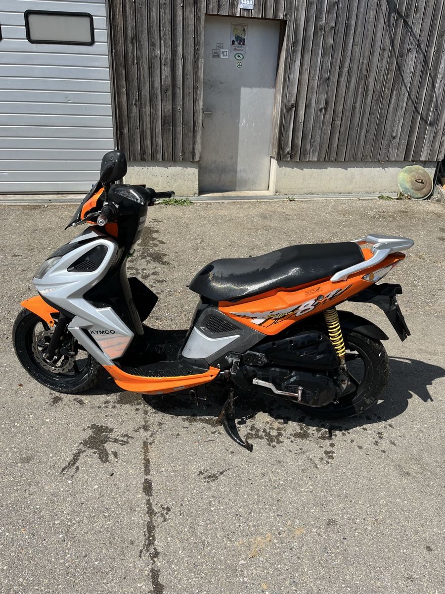 Kymco Scooters: Kymco 125 Roller super8 – Défectueux à Steckborn par Fendtfavorit