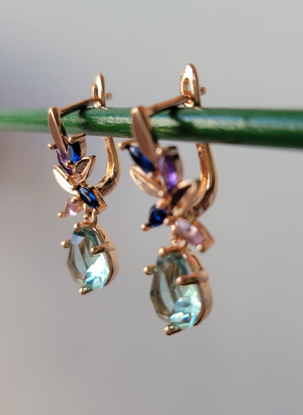 Orecchini pendenti & Orecchini a lobo: Jolies boucles d'oreilles pendantes multicolore  – Nuovo (secondo la descrizione) da Bernex venduto da Dariafr 1