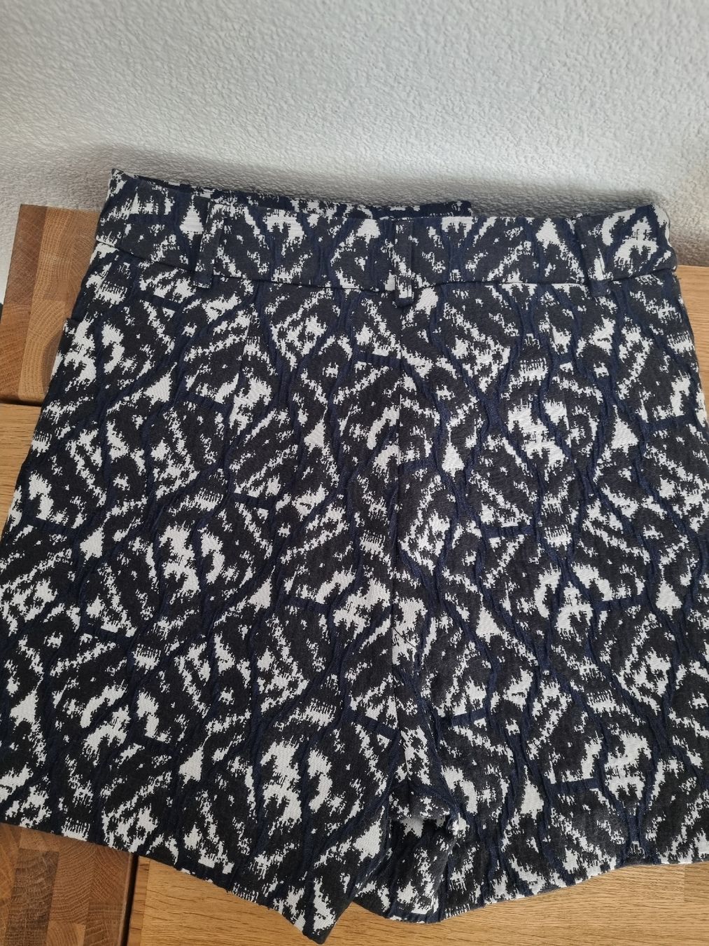 Kookai Pantaloni: short kookai – Nuovo (secondo la descrizione) da Pont de la morge venduto da tatianar96 2