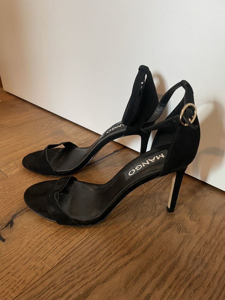 Mango Damenschuhe: Black Mango Suede Heels, size 39 – Gebraucht aus Roche VD von closetcleanse 3