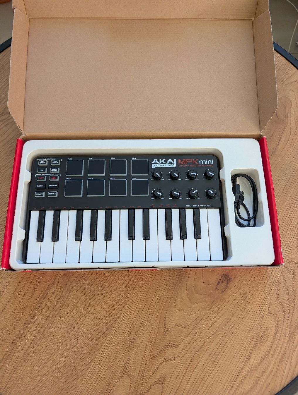 Akai Musikinstrumente: Akai MPK mini USB MIDI-Keyboard Controller – Gebraucht aus Niederteufen von dom_vkt5 1