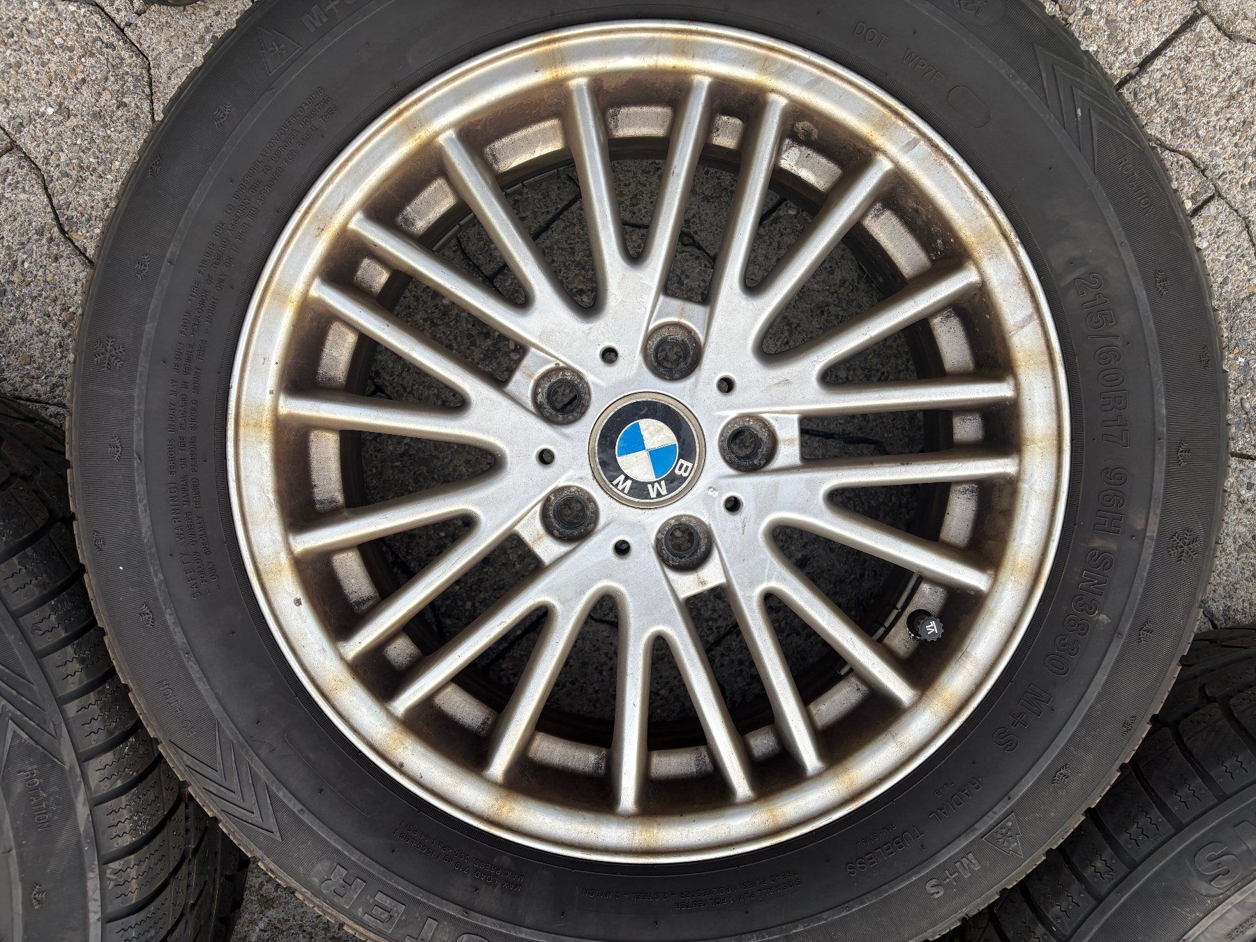 Pneumatici & Ruote complete: Winterräder 215/60 R17 BMW – Usato da Kaltbrunn venduto da Steoli74