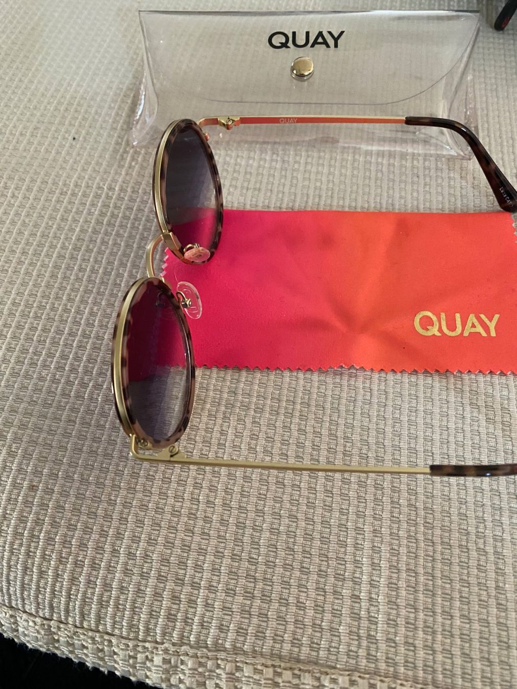 Lunettes & Verres: QUAY Sonnenbrille – Neuf (Voir description) à Allenwinden par Obalu 3