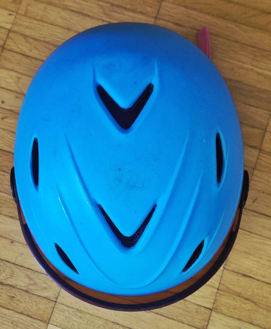 Uvex Helme: Uvex Kinder Skihelm mit integrierte Brille – Gebraucht aus Thalwil von wannabuywatch 1