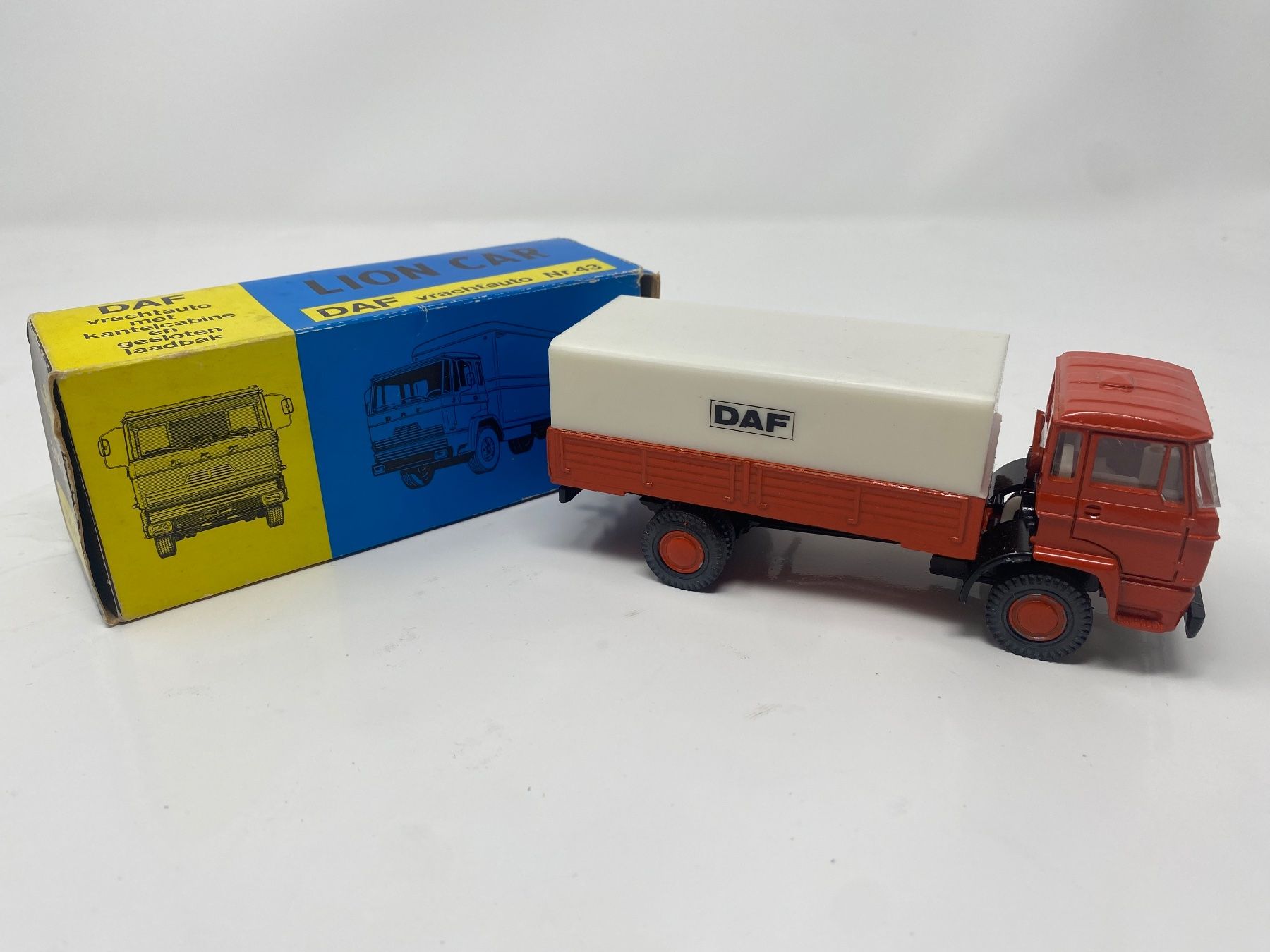 Daf Modellini d'auto: Lion Car DAF LKW – Usato da Ballwil venduto da ClassicGallery 7