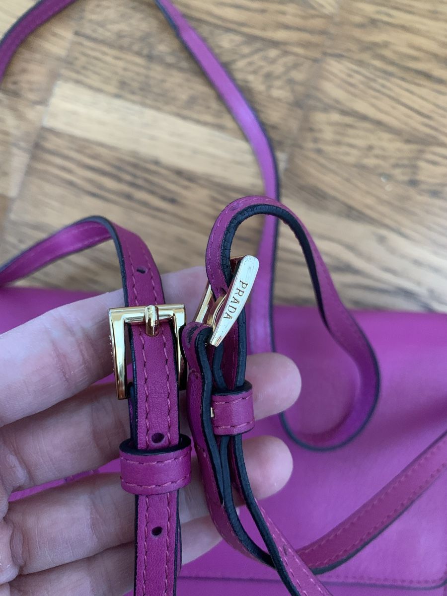 Taschen für Damen: Prada leder tasche – Gebraucht aus Zürich von Nikuska32 2