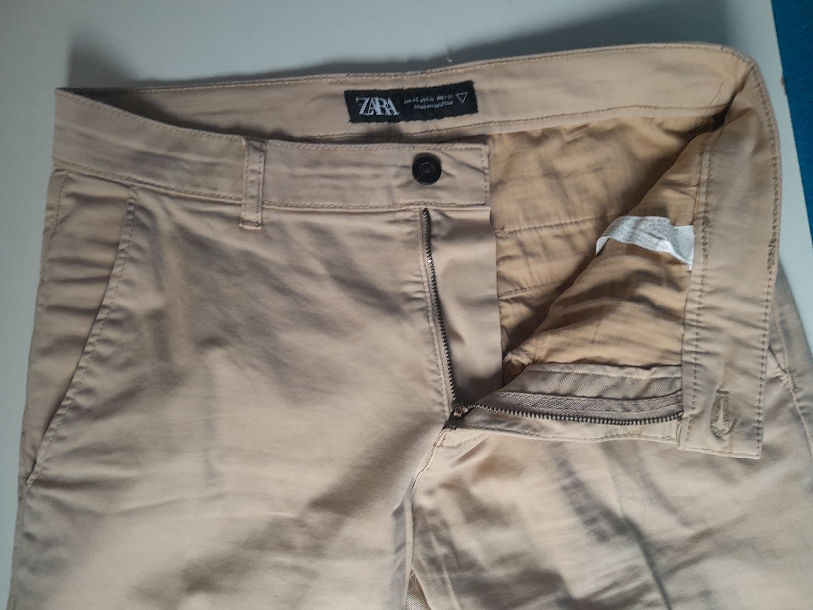Zara Pantaloni: pantalon zara taille 40, beige – Usato da Genève venduto da ang_fd8z 2
