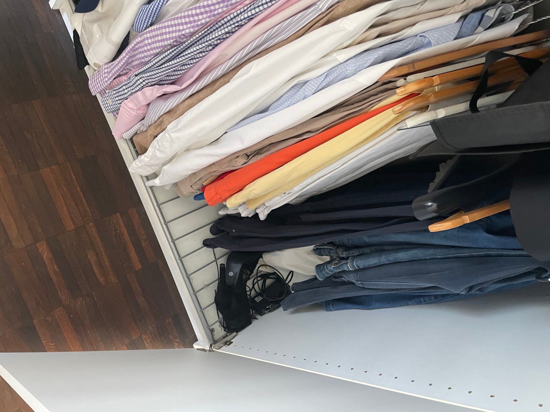 Armadi: Gebrauchte Kleiderschrank Weiss – Usato da Lachen SZ venduto da Volvoauto 2