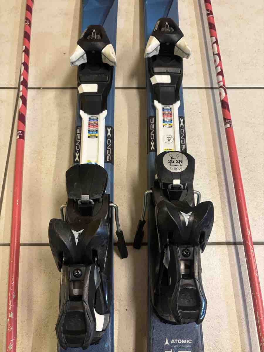 Atomic Vantage JR-X Kinder-Ski 140cm mit Stöcken 105cm (D'occasion) à ...