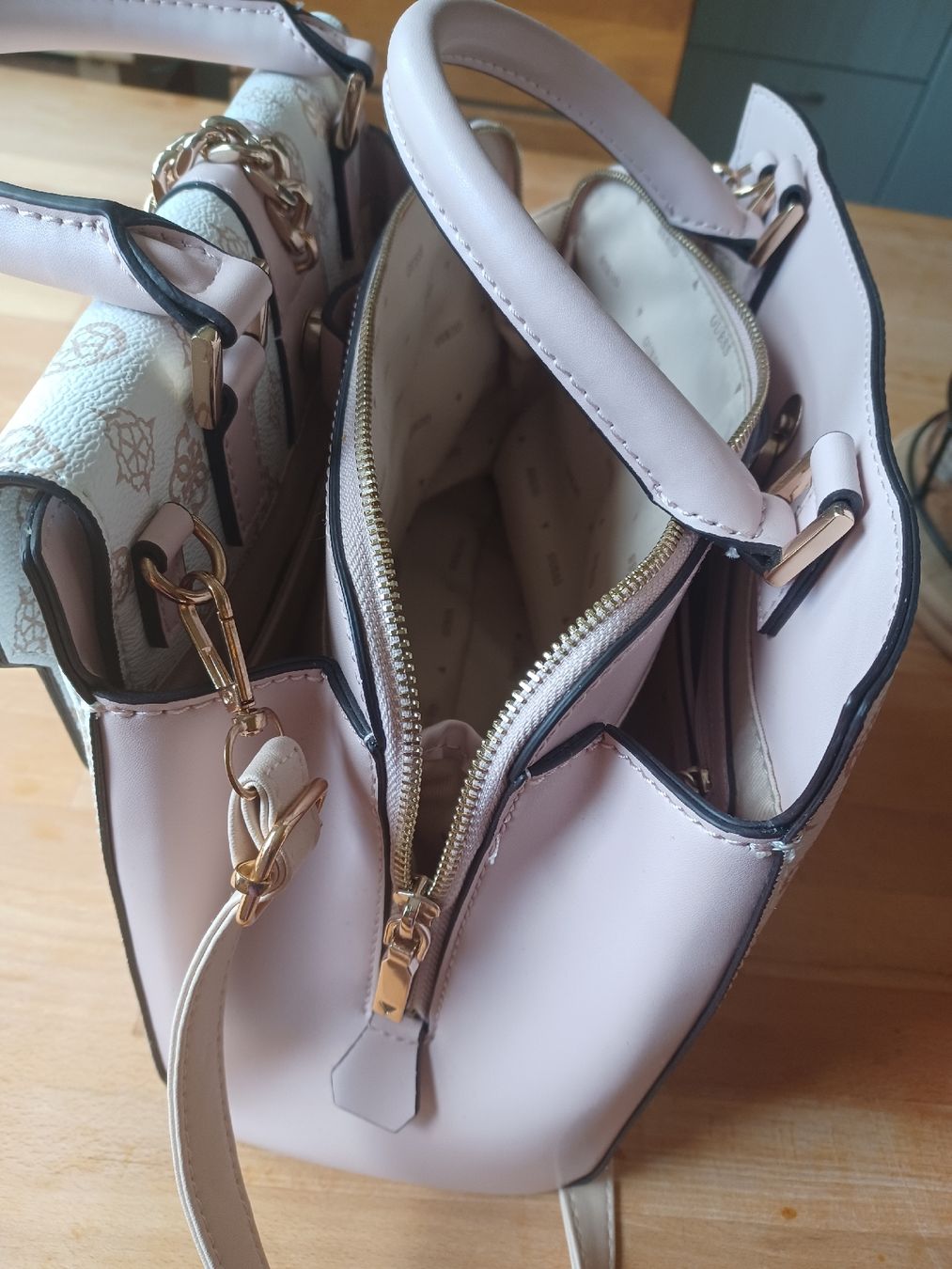 Guess Sacs femmes: Guess HAndtasche – Neuf (Voir description) à Steinmaur par markys 2