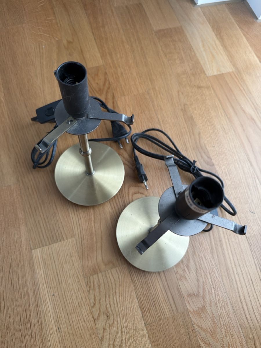 Lampade: Zwei Tischlampen Messing Sockel E14 max 40W mit Schalter – Usato da Zürich venduto da Akihikox3 1