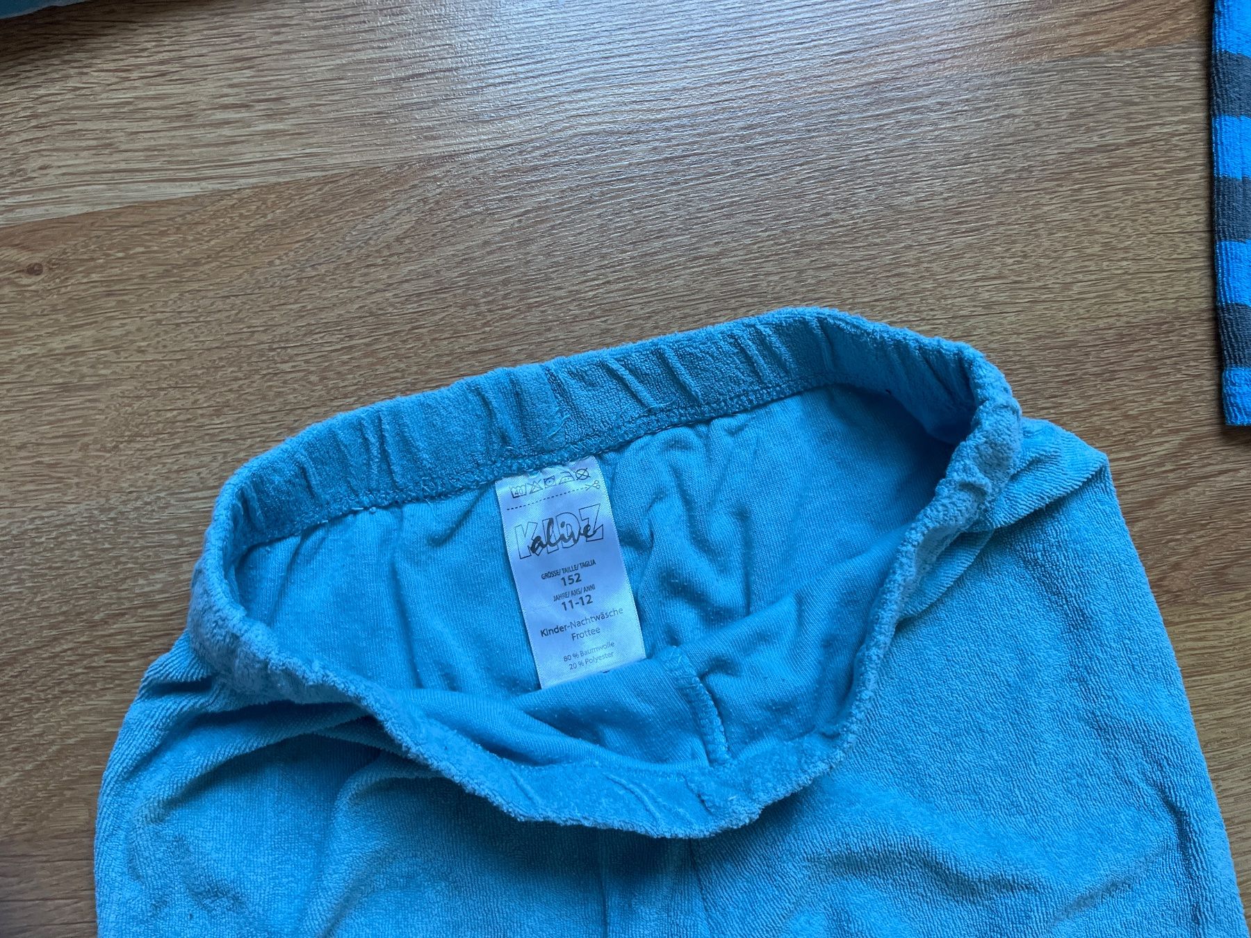 Pyjamas & Ähnliches: Lot pyjamas chauds (taille 152) – Gebraucht aus Genève von fyshbird 2