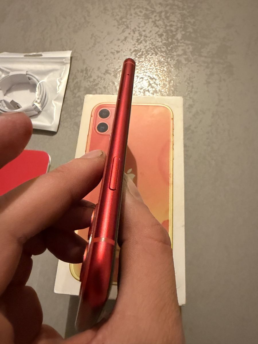 Apple Handys / Smartphones: iPhone 11 red neuf + 12mini 👍 – Gebraucht aus Pully von Valoudu42 4