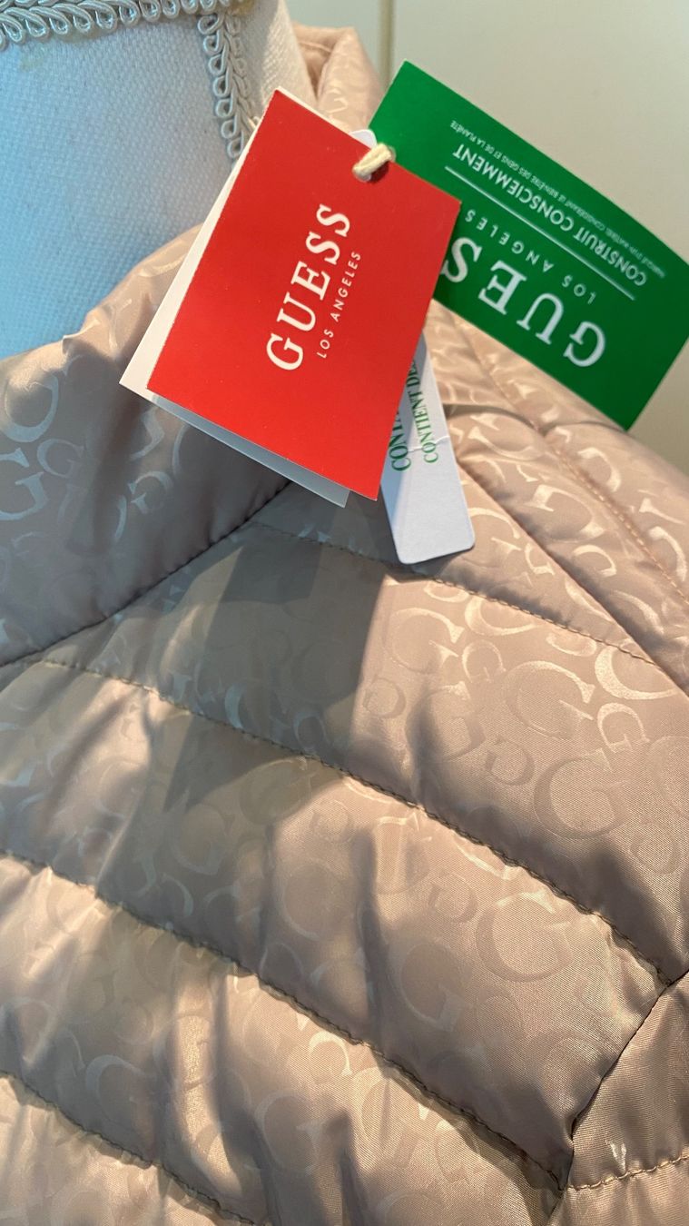 Giacche: Guess Jacke NEU Grösse M – Nuovo e nell'imballaggio originale da Brüttisellen venduto da kat_g7jv 1