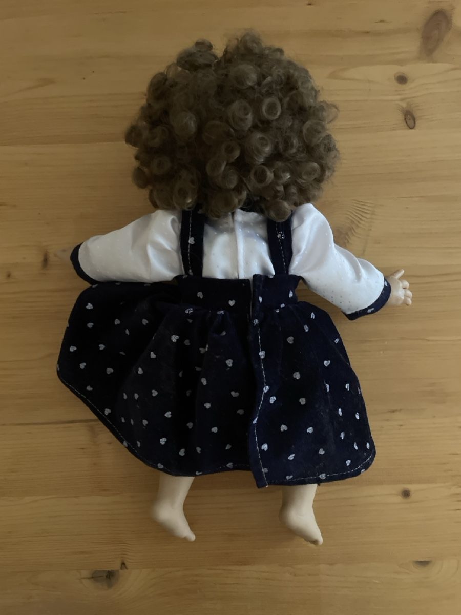 Puppen: Puppe mit blauem Kleid und Herzen – Gebraucht aus Spreitenbach von Gloxinia 1