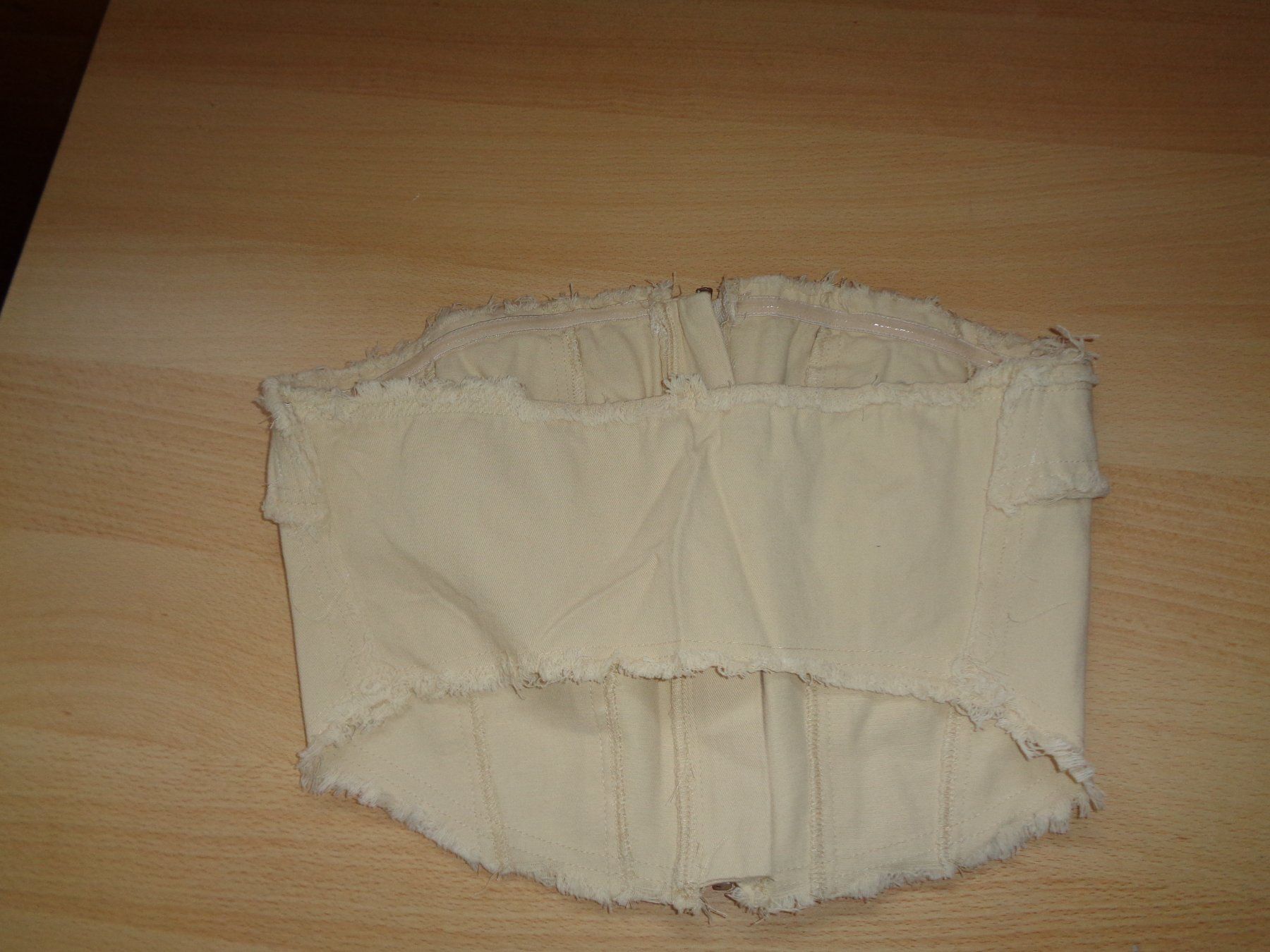 Top: *** Bustier *** / beige / Neu ab 1.00 – Nuovo (secondo la descrizione) da Othmarsingen venduto da Leuchtturmlady 2