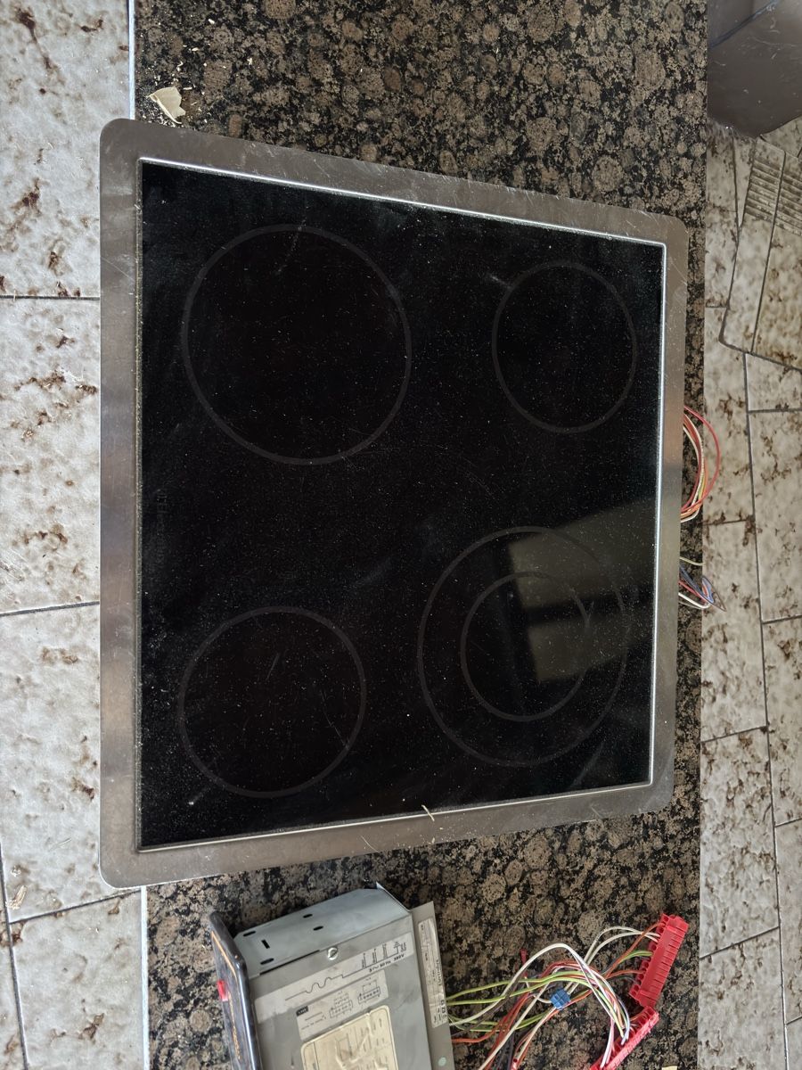 Cucine: Altes Kochfeld mit Funktion – Usato da Leuzigen venduto da Neoleu