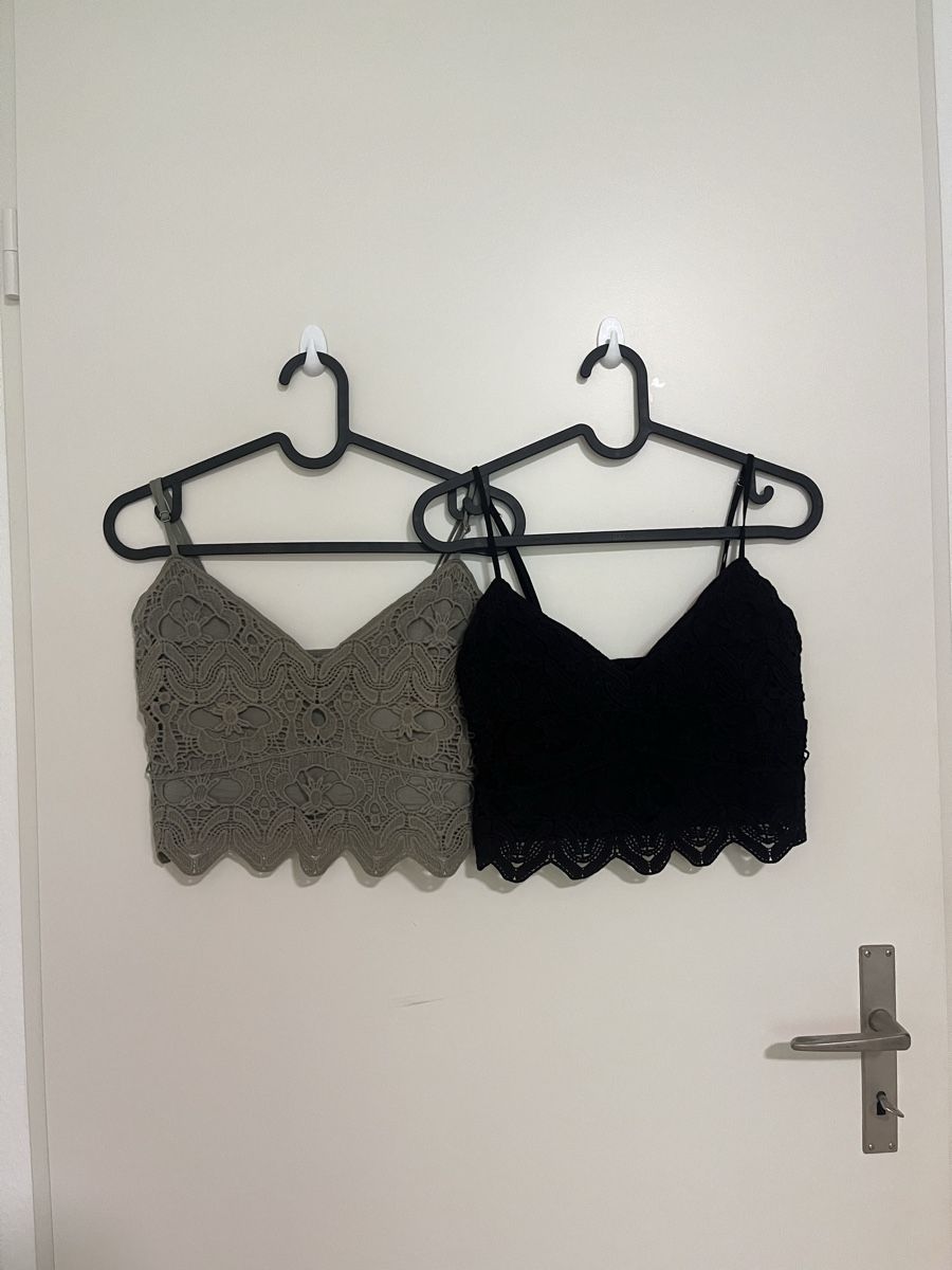 Stradivarius Top: green & black stradivarius lace crop top – Nuovo (secondo la descrizione) da Füllinsdorf venduto da si.ja.35