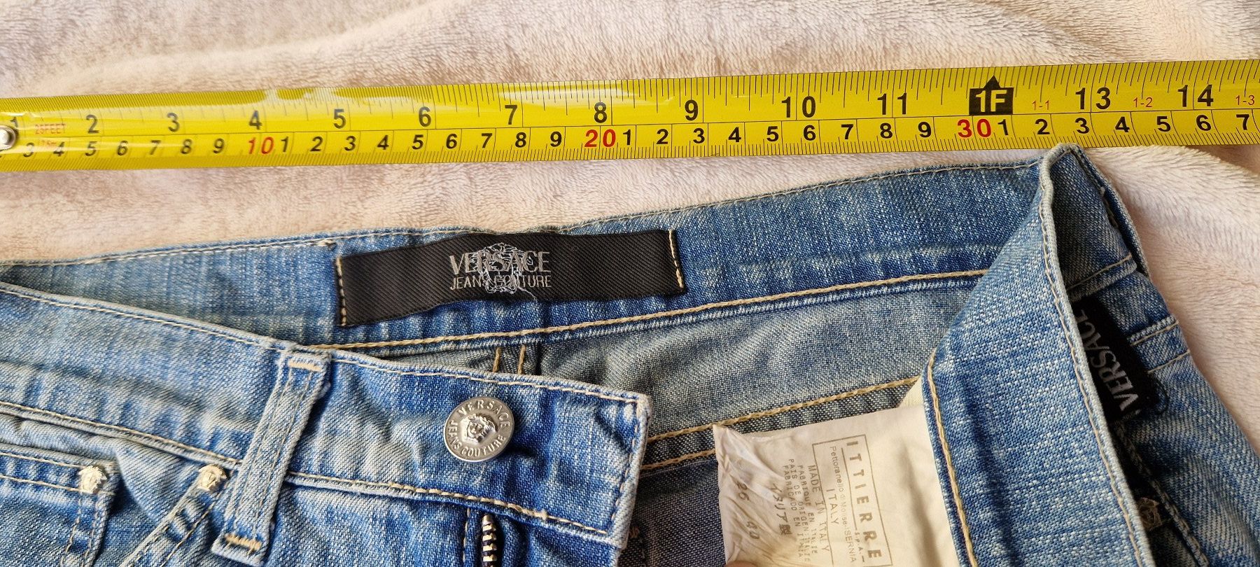 Versace Pantaloni: Jeans Versace 26/40 – Usato da Epalinges venduto da Ozili 2