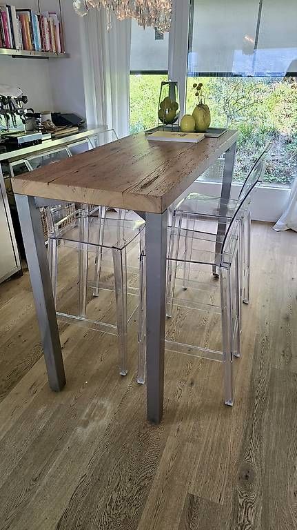 Tables: Exklusiver Bartisch mit Kartell Barhocker – D'occasion à Zürich par ahoch2 1