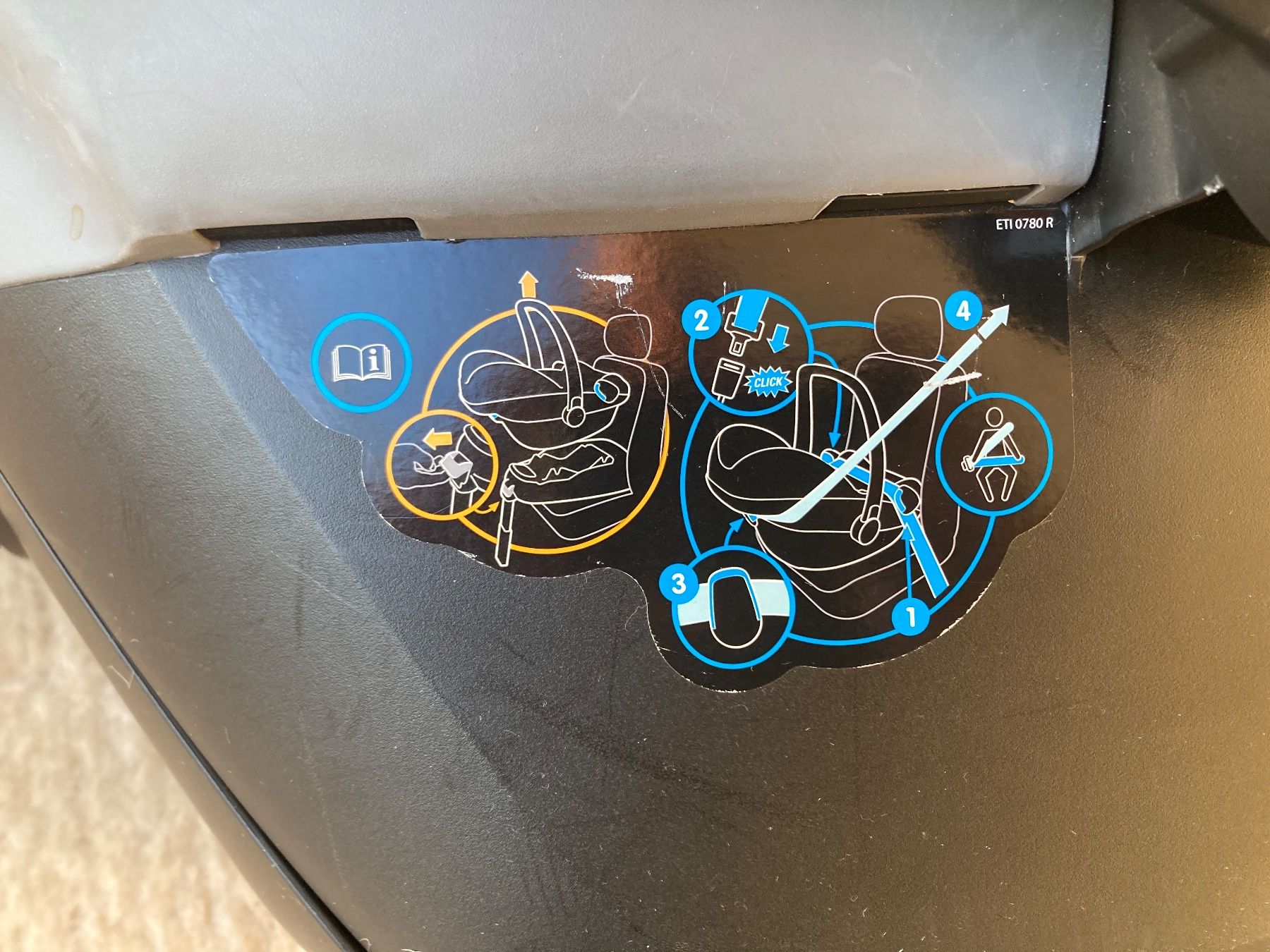 Maxi-Cosi Seggiolini per auto: Maxi-cosi & Isofix-Station – Usato da Liestal venduto da pr03 2
