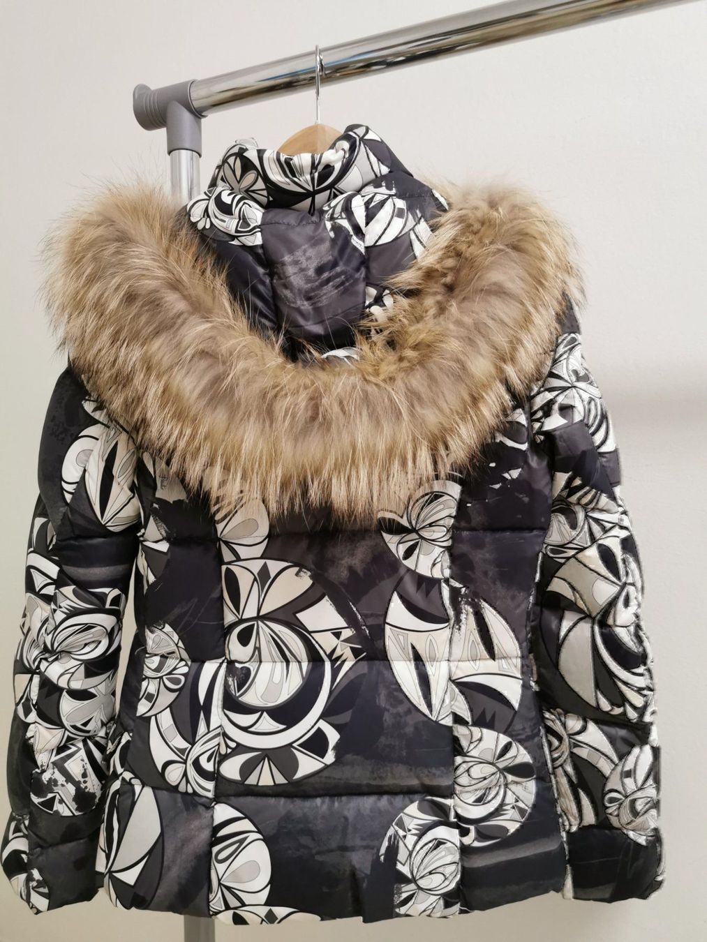 Jacken: CHF545 doudoune EMILIO PUCCI CH34 I40 parfait état – Neu (gemäss Beschreibung) aus Satigny von Helene2014 2