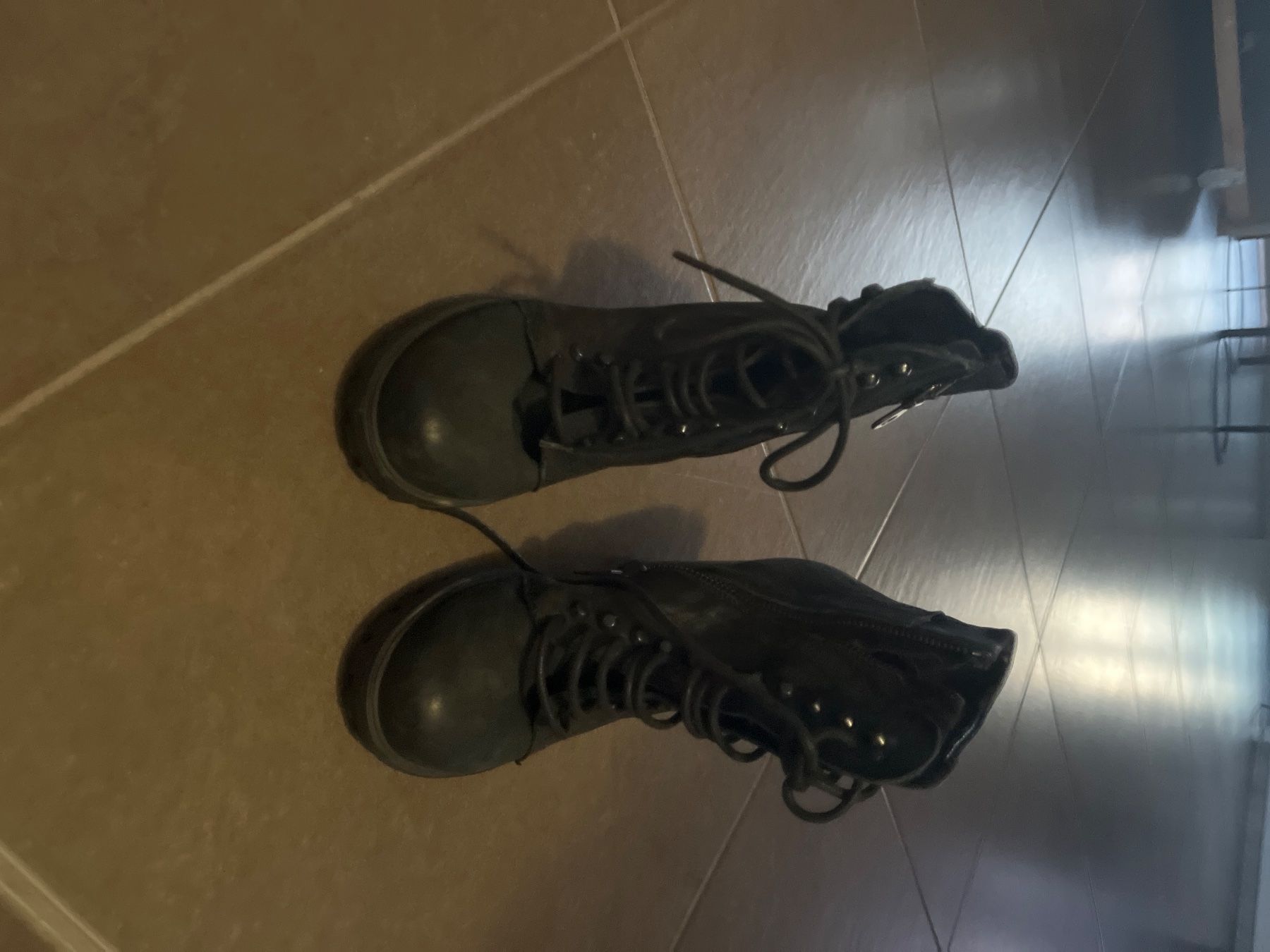 Chaussures femmes: Stivaletti neri 37 – D'occasion à Coldrerio par ali_2f8f