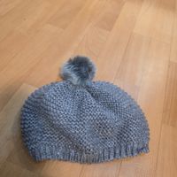 H&M Mütze grau mit Bommel One Size