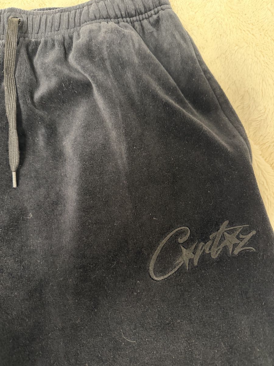 Corteiz Pantaloni: Corteiz Velour Jogger – Usato da Würenlos venduto da sain11 1